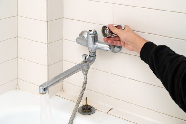Leaky Bathtub Repair in Waxhaw